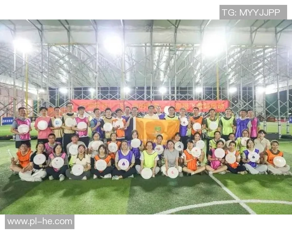 武汉飞盘队与深圳飞盘队赛后复盘速度对比分析与战术探讨