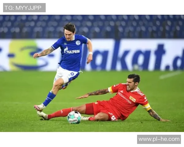 沙尔克04连败争议不断,德甲赛场陷入困境 沙尔克04连败争议不断,德甲赛场陷入困境